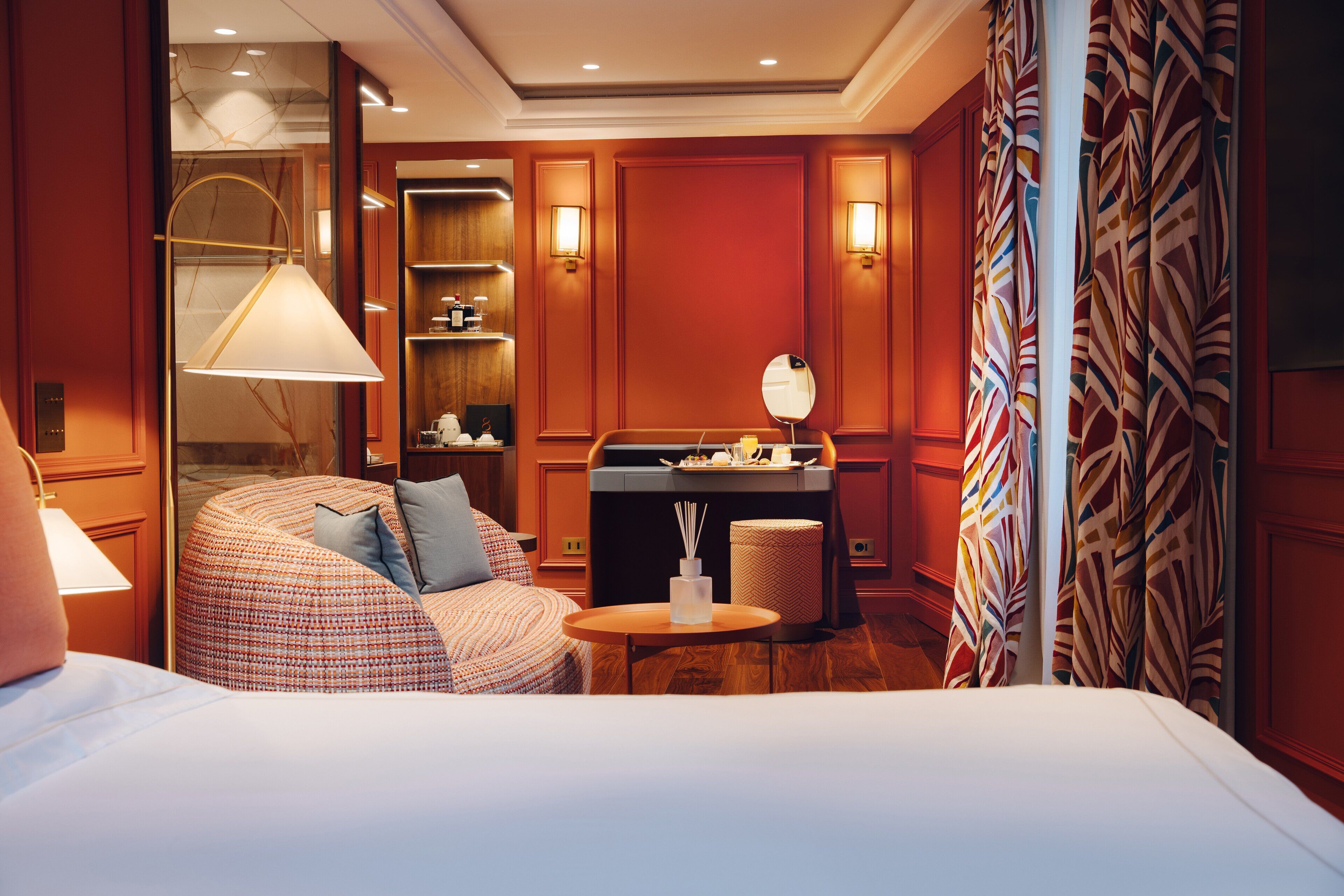 junior suite | 1 bedroom, premium bedding, down duvets, minibar