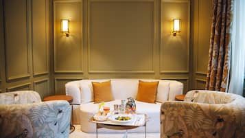 Suite | 1 habitación, ropa de cama de alta calidad, edredón y minibar
