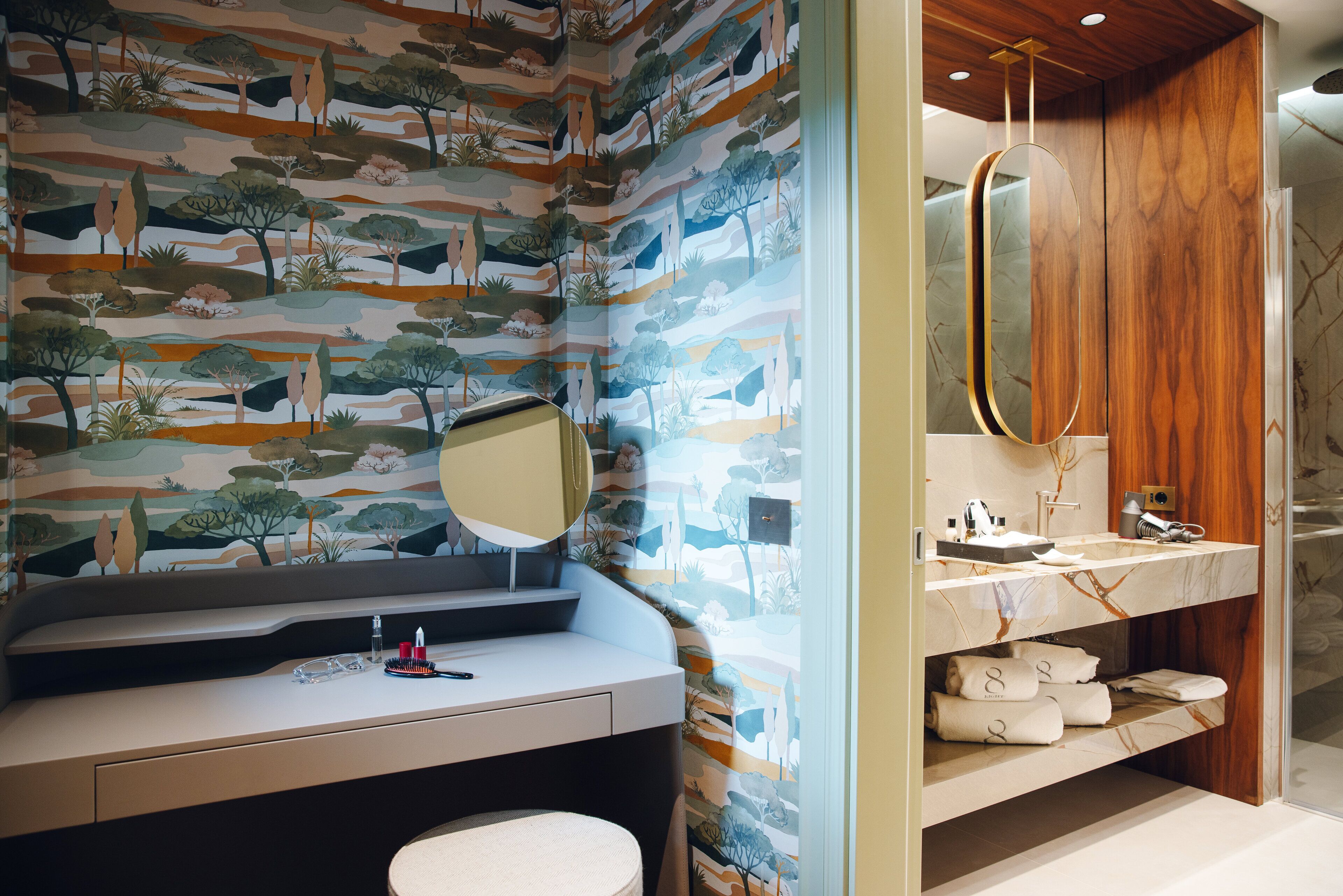 deluxe room | 1 bedroom, premium bedding, down duvets, minibar