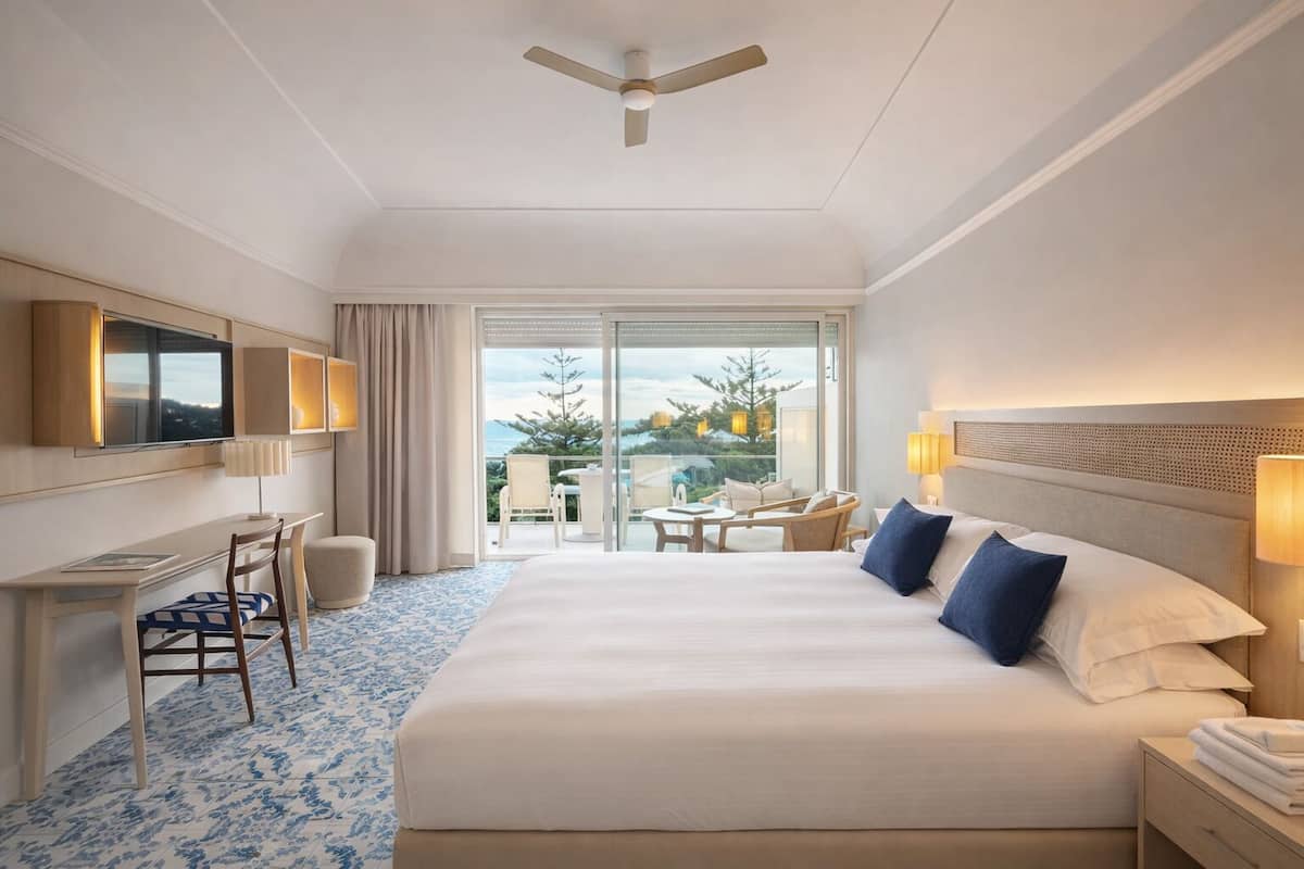 Premium bedding, down comforters, minibar, in-room safe