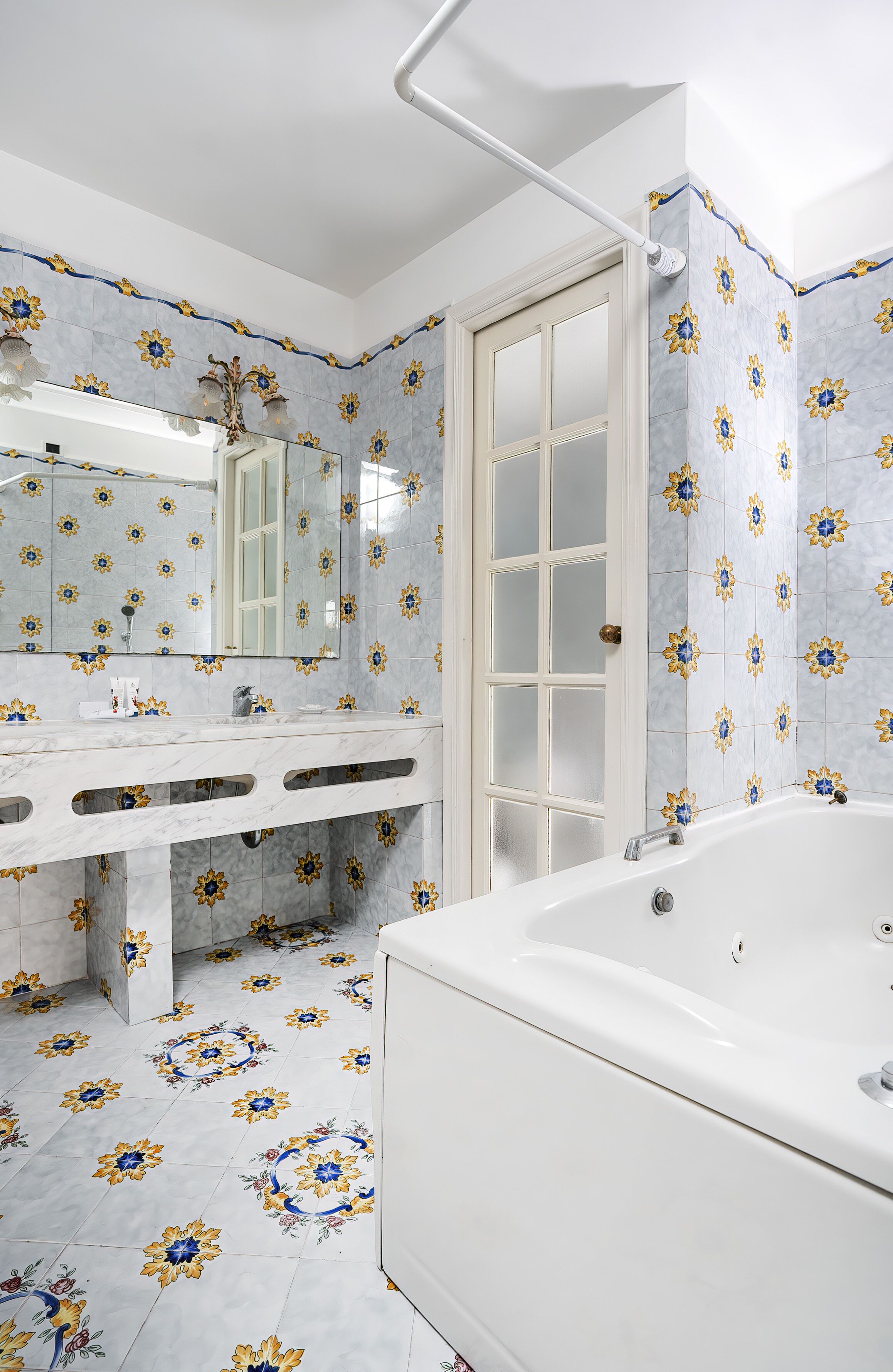 deluxe room, balcony, sea view | bathroom | designer toiletries, hair dryer, bidet, towels