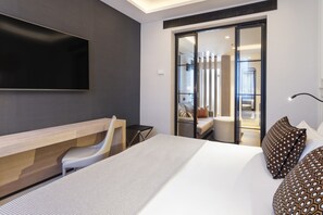 Minibar, in-room safe, desk, soundproofing - Catalonia Goya (Madrid)
