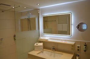 Hair dryer, towels - Landwehr-Bräu Hotel (Steinsfeld)
