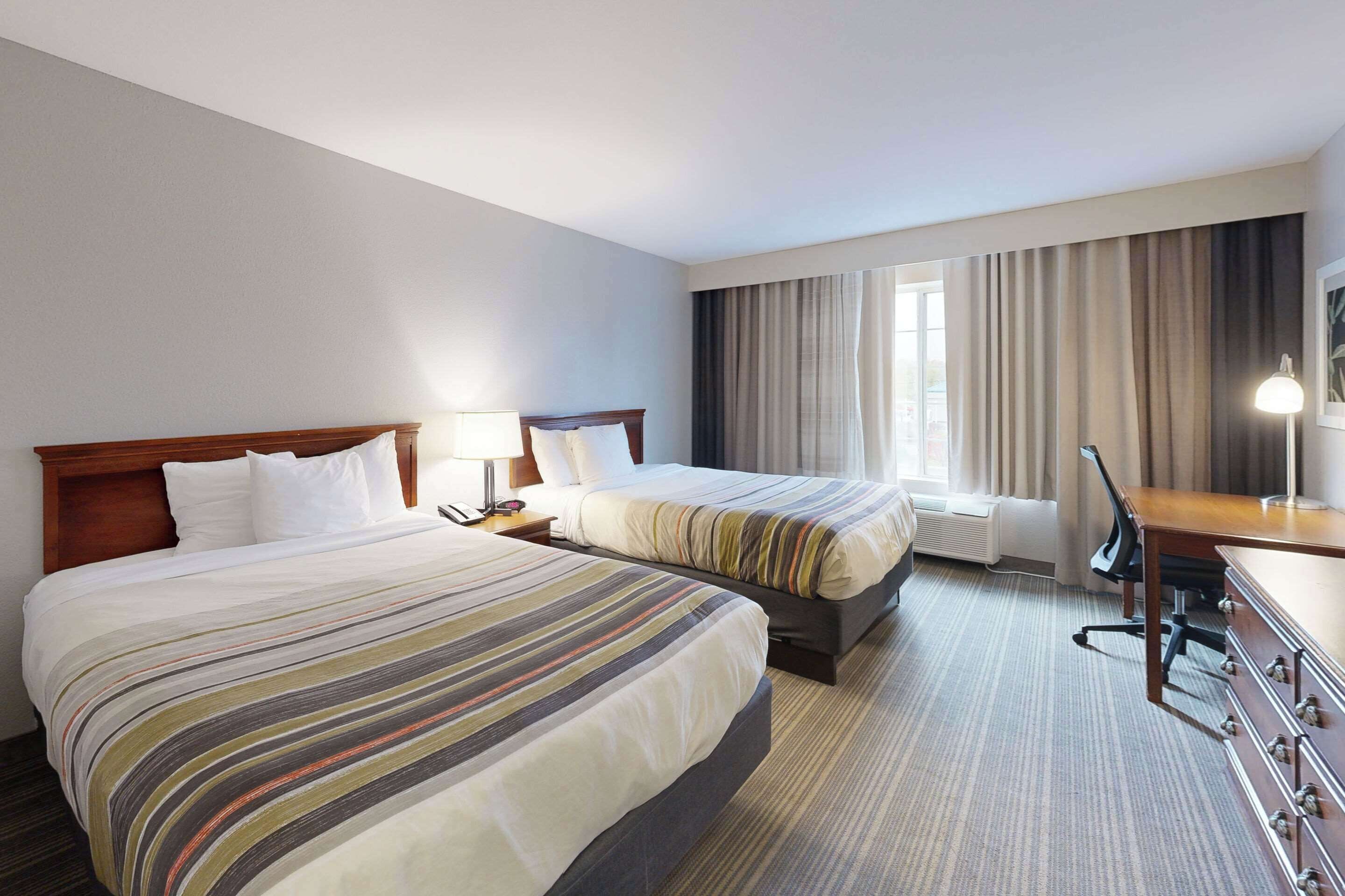 Photo - Country Inn & Suites by Radisson, Michigan City, IN