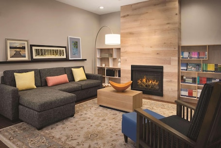 Lobby. Country Inn & Suites by Radisson, Michigan City, IN