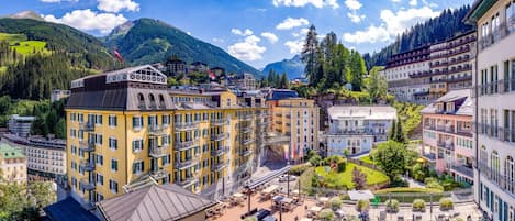 Fassade der Unterkunft – Abend/Nacht