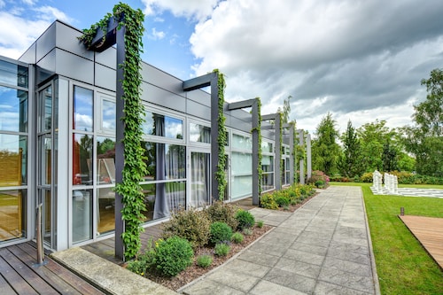 Holiday Inn Prague Airport by IHG