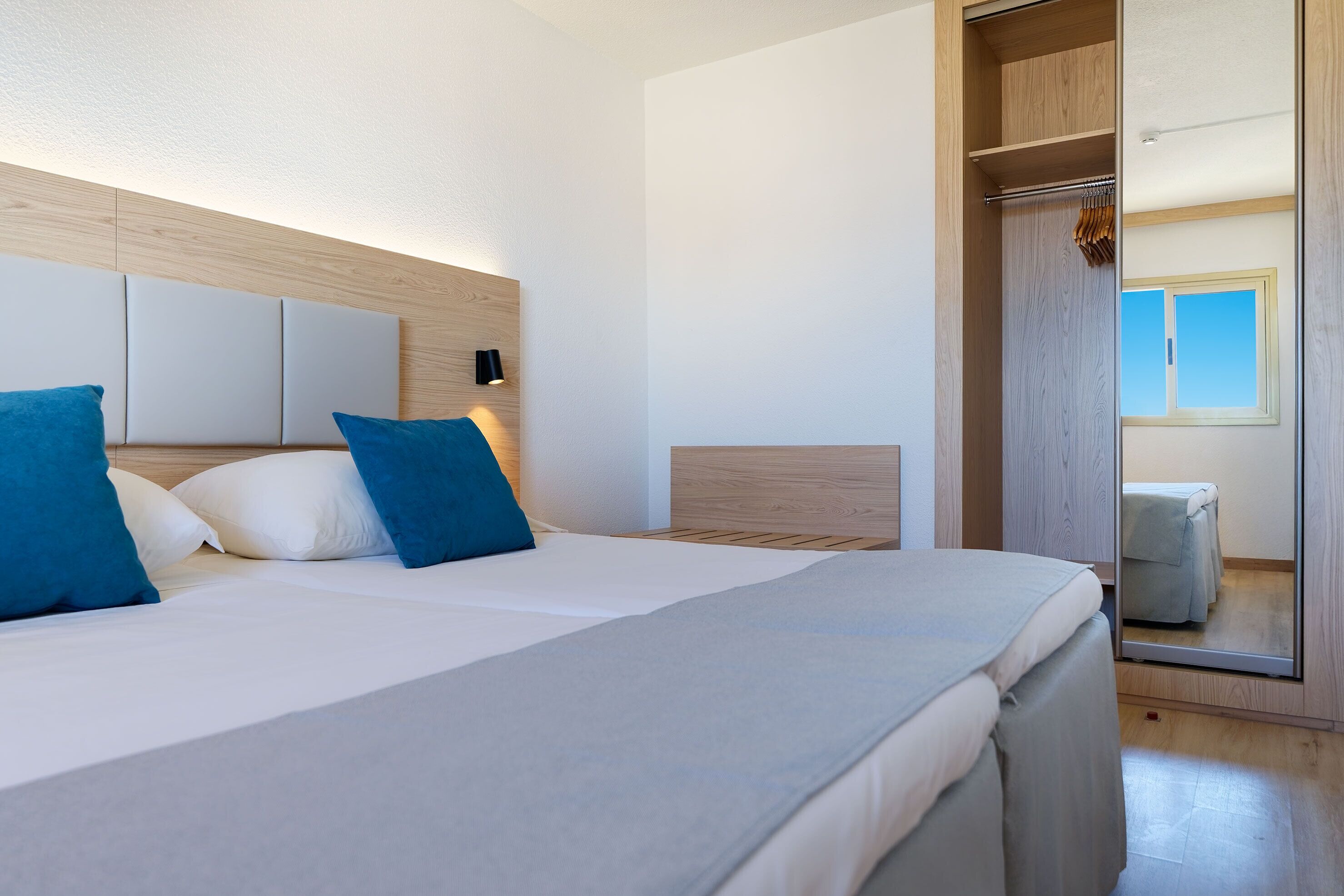 1 bedroom, in-room safe, desk, blackout drapes