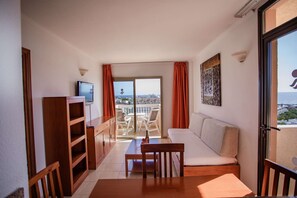 1 bedroom, in-room safe, desk, blackout curtains