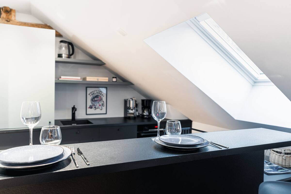 classic studio suite | private kitchen | coffee/tea maker, electric kettle