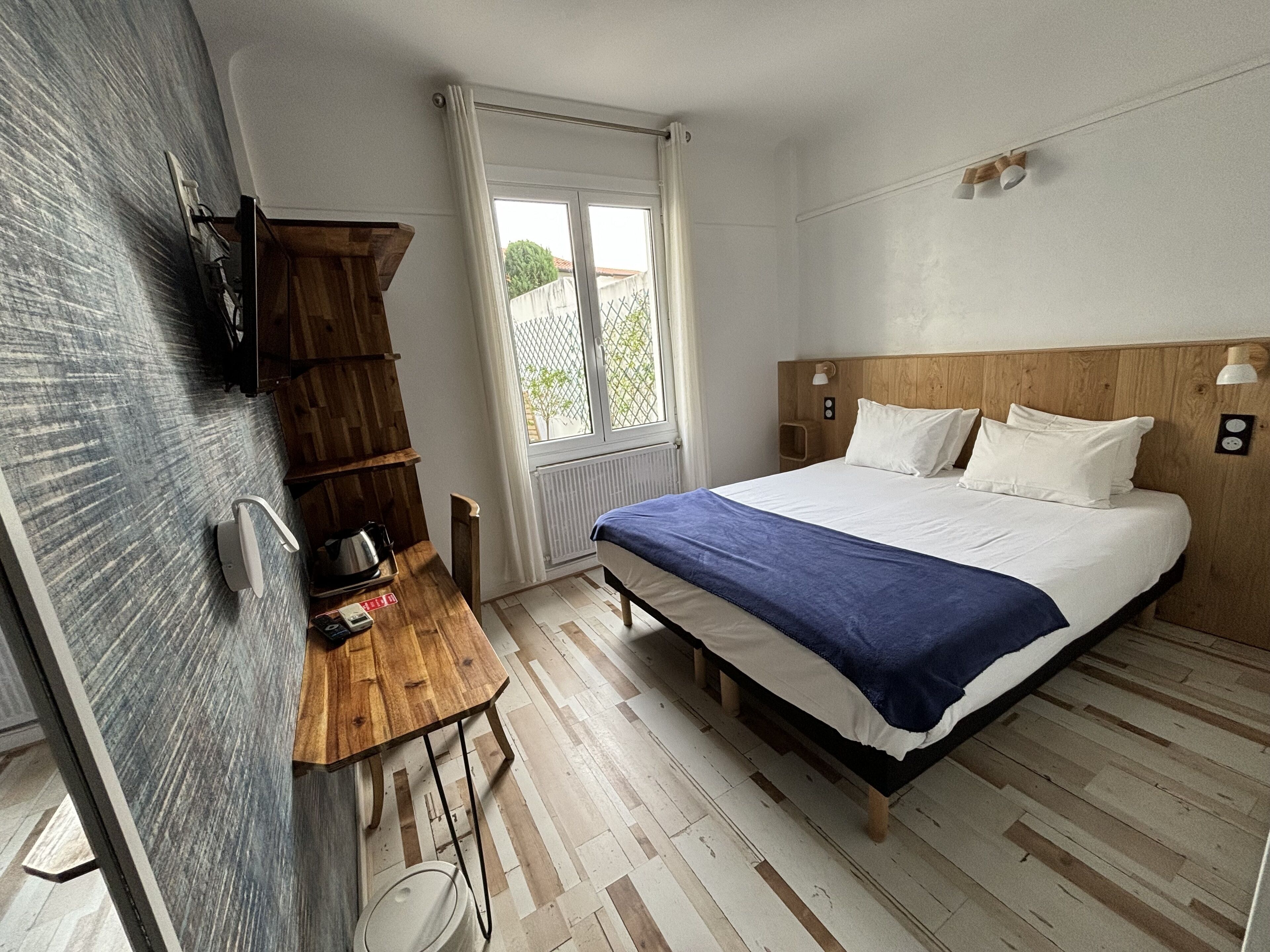 comfort double room, 1 double bed | 1 bedroom, in-room safe, desk, soundproofing