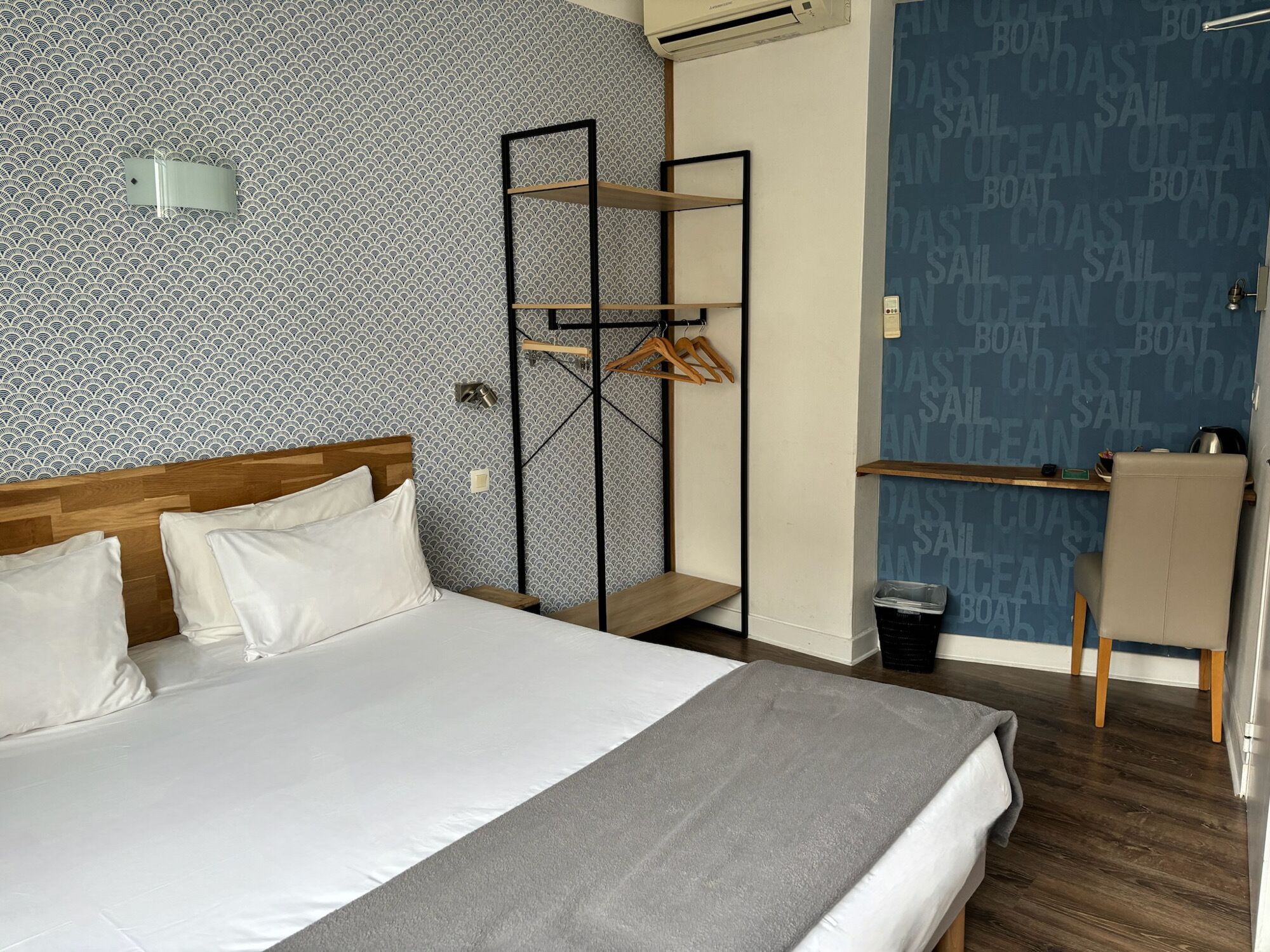 comfort double room, 1 double bed | 1 bedroom, in-room safe, desk, soundproofing