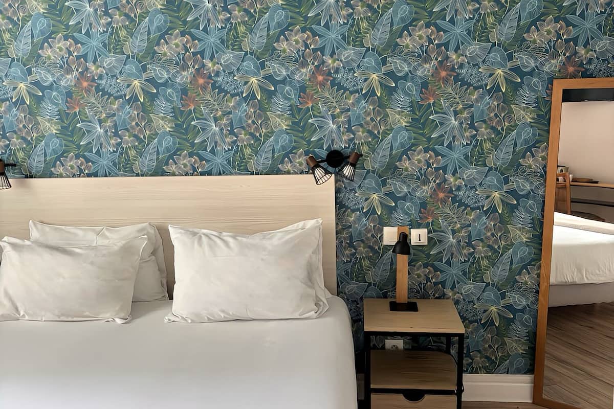 family apartment | 1 bedroom, in-room safe, desk, soundproofing