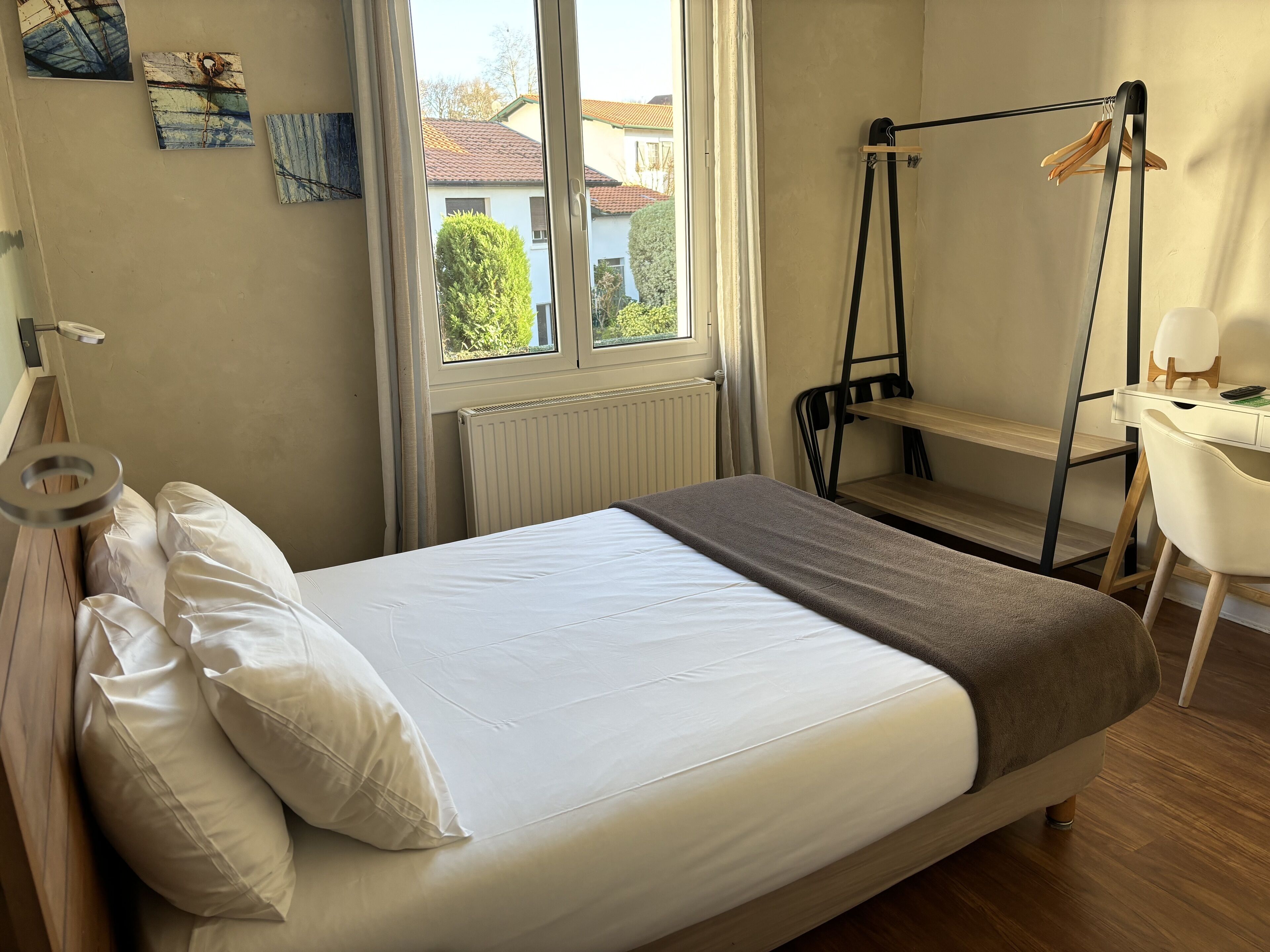 comfort double room, 1 double bed | 1 bedroom, in-room safe, desk, soundproofing