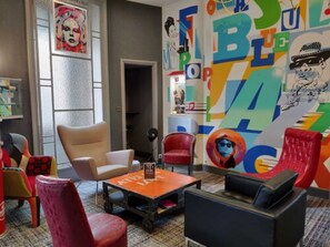 Bar (on property) - The Originals Boutique, Hôtel de l'Univers, Montluçon (Montlucon)