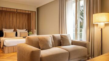Premium bedding, pillow-top beds, minibar, in-room safe