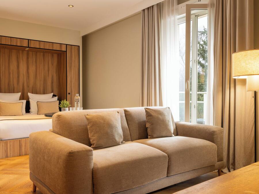 Suite Junior Prestige - Vue Jardins & Vignobles | Premium bedding, pillow-top beds, minibar, in-room safe