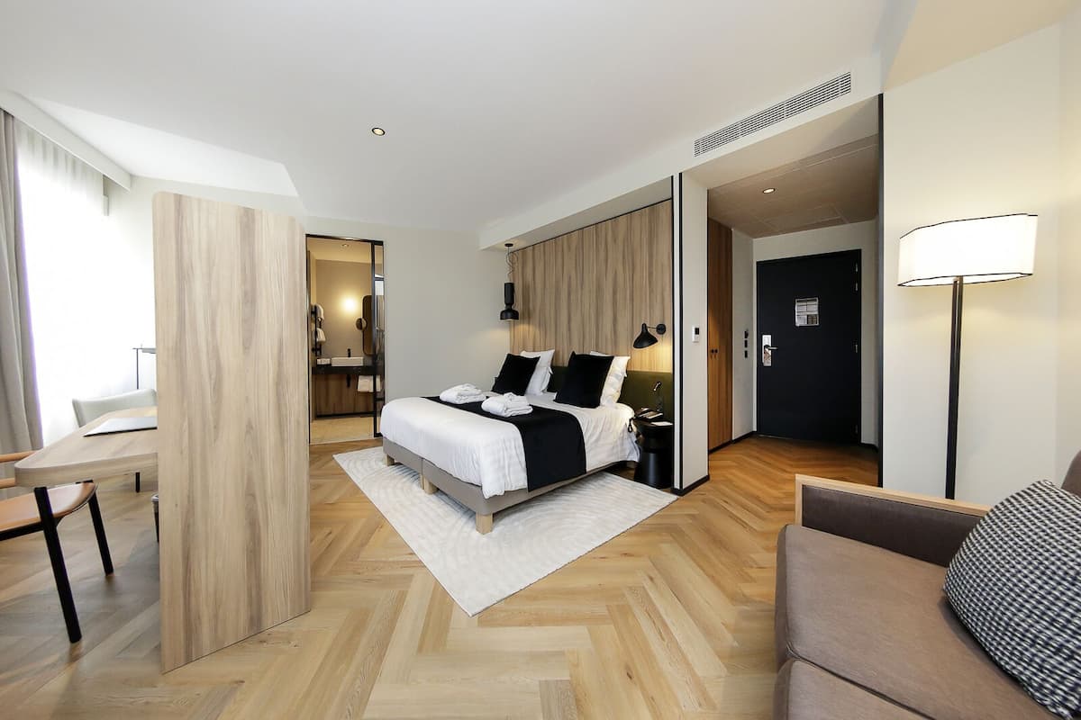 Prestige Room Terrace | 1 bedroom, premium bedding, minibar, in-room safe