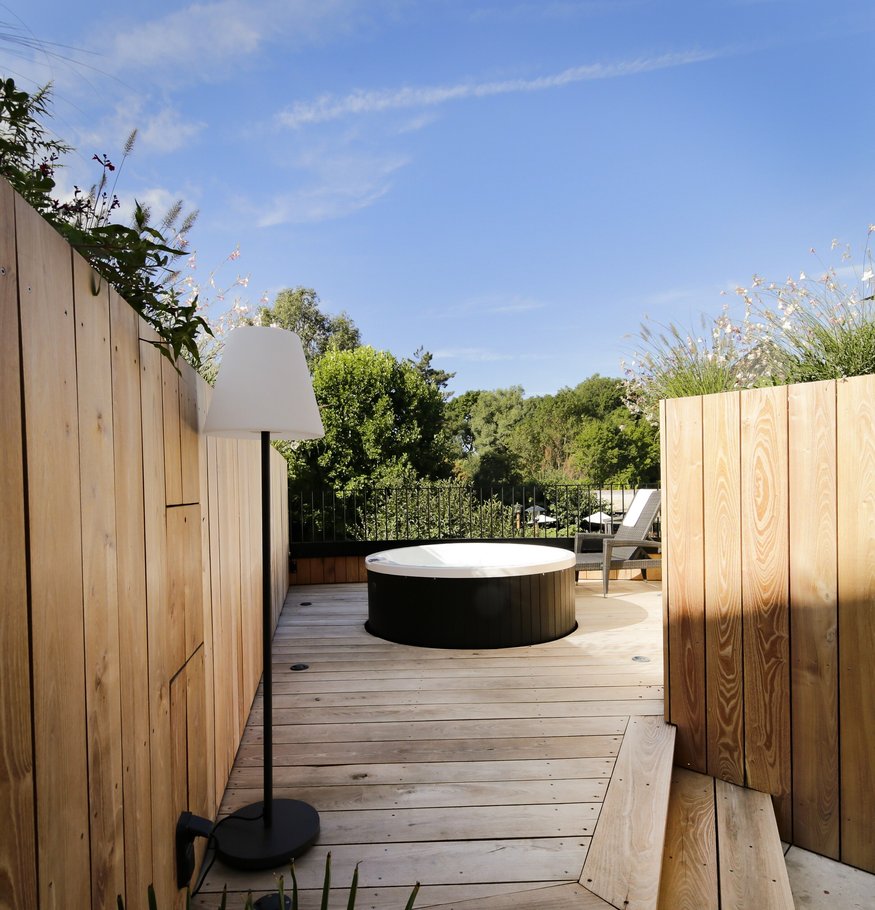 Kamer | Luxe beddengoed, pillowtop-bedden, een minibar, een kluis op de kamer