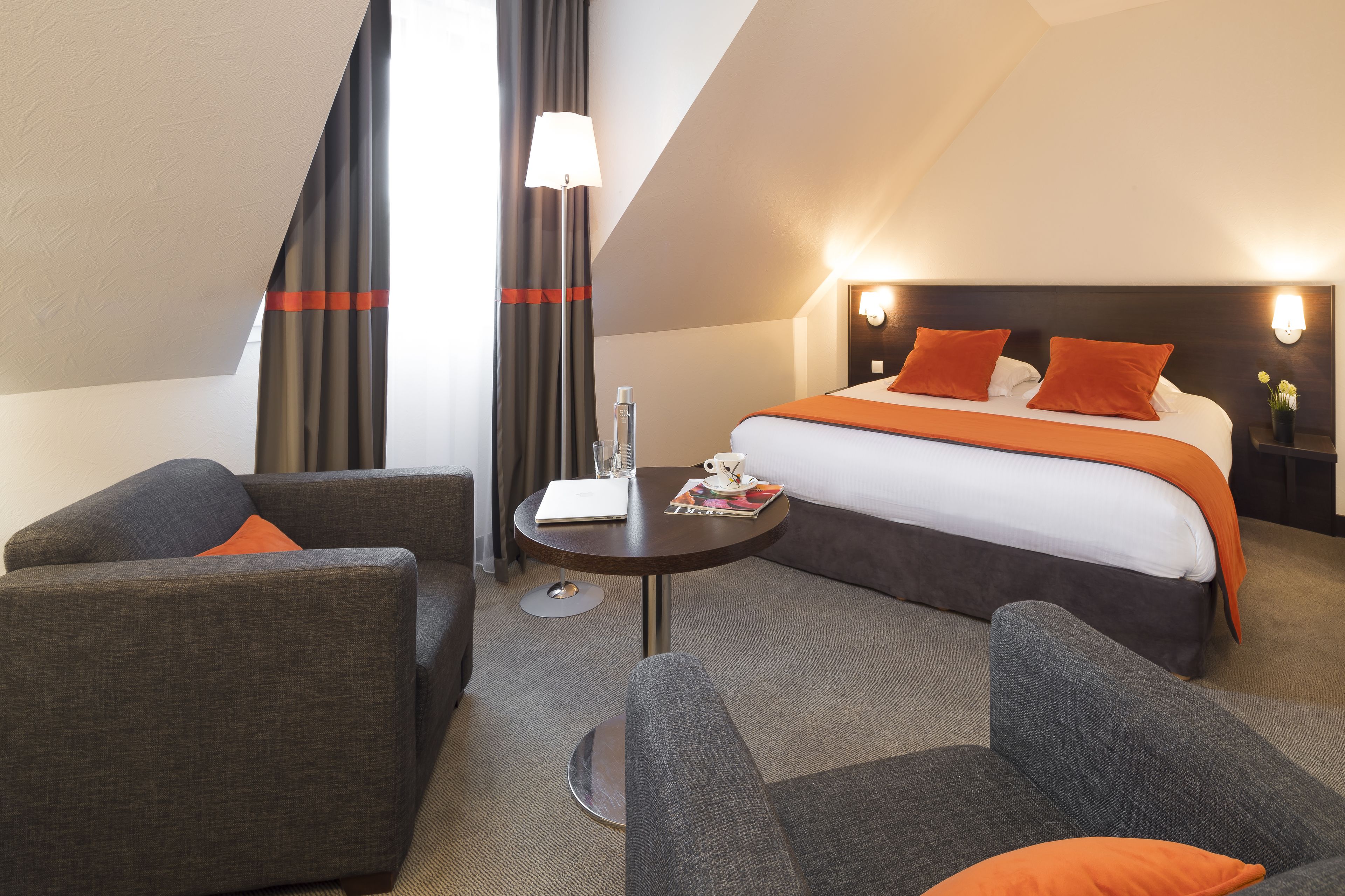 1 bedroom, premium bedding, minibar, in-room safe