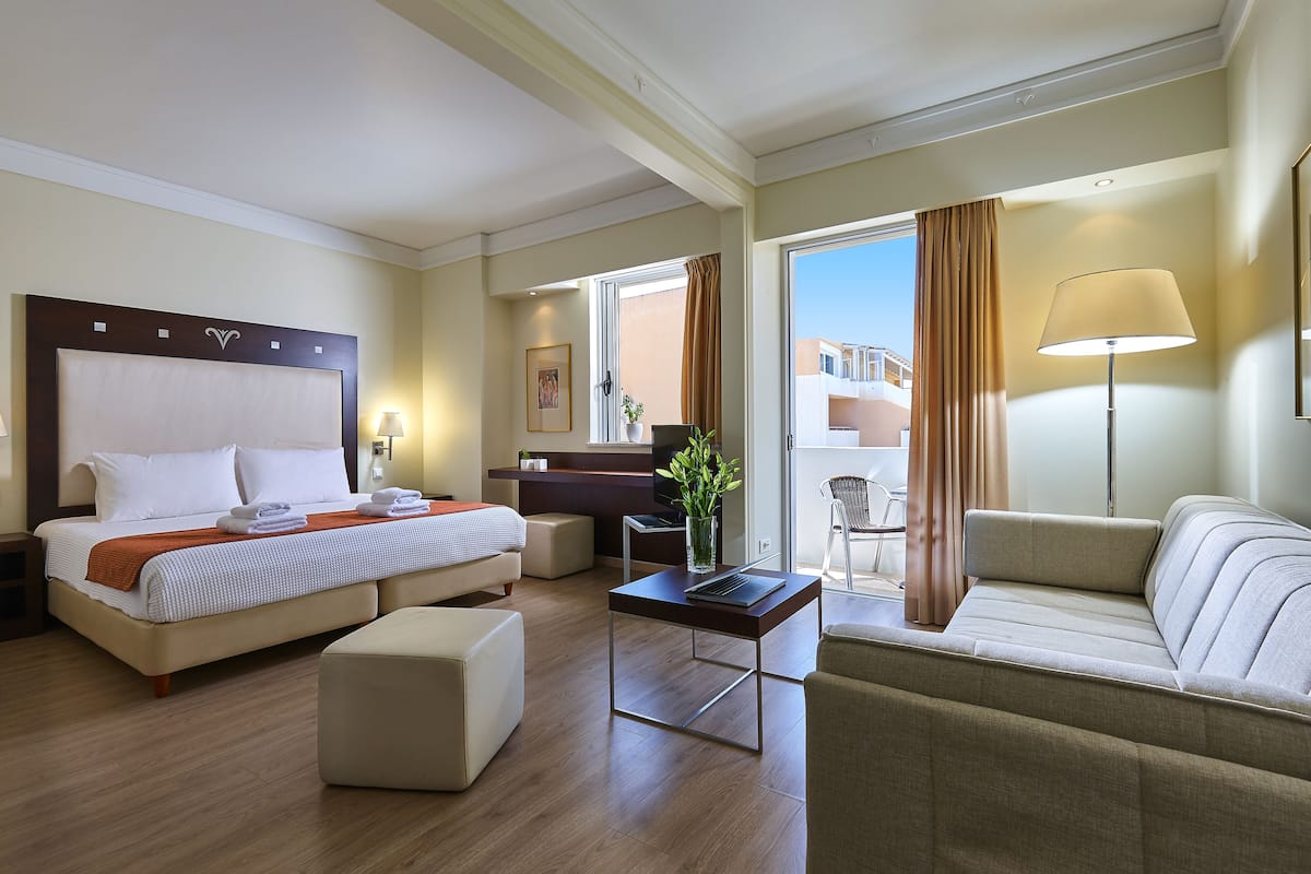 Premium bedding, down duvets, in-room safe, desk