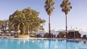 Indoor pool, outdoor pool