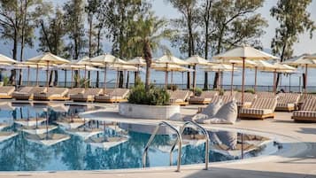 Sisäuima-allas, ulkouima-allas