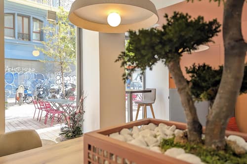 Tägliches Frühstücksbuffet gegen Gebühr