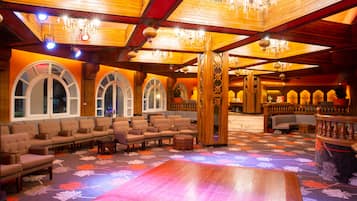 2 bars/lounges, poolside bar