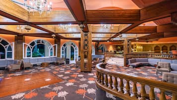 2 bars/lounges, poolside bar