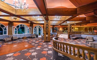 2 บาร์/เลานจ์, บาร์ริมสระว่ายน้ำ