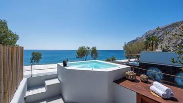 Deluxe Room, Jetted Tub, Sea View | In-room safe, iron/ironing board, free WiFi, bed sheets