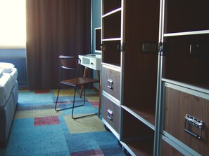 Quarto triplo, 3 camas de solteiro | Cofres nos quartos, individualmente decorados