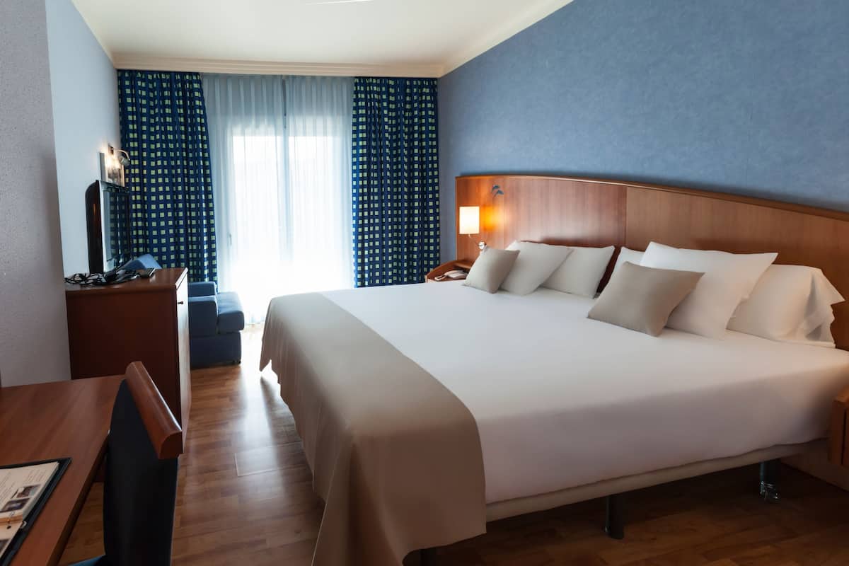 1 bedroom, minibar, in-room safe, desk