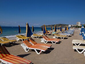 Beach nearby - Caravel Apartment Hotel (Rhodes)
