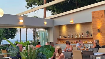 Breakfast, lunch, dinner served; Greek cuisine