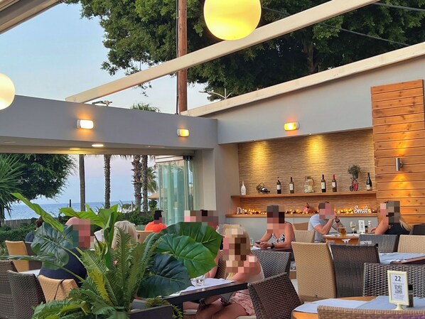 Frühstück, Mittagessen, Abendessen, griechische Küche 