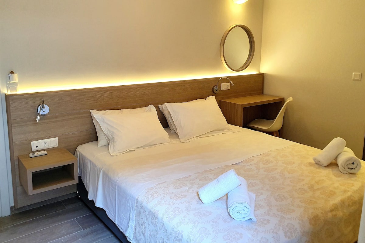 Economy Double or Twin Room, Ground Floor | In-room safe, blackout drapes, soundproofing, iron/ironing board