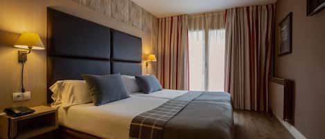 Minibar, in-room safe, desk, laptop workspace