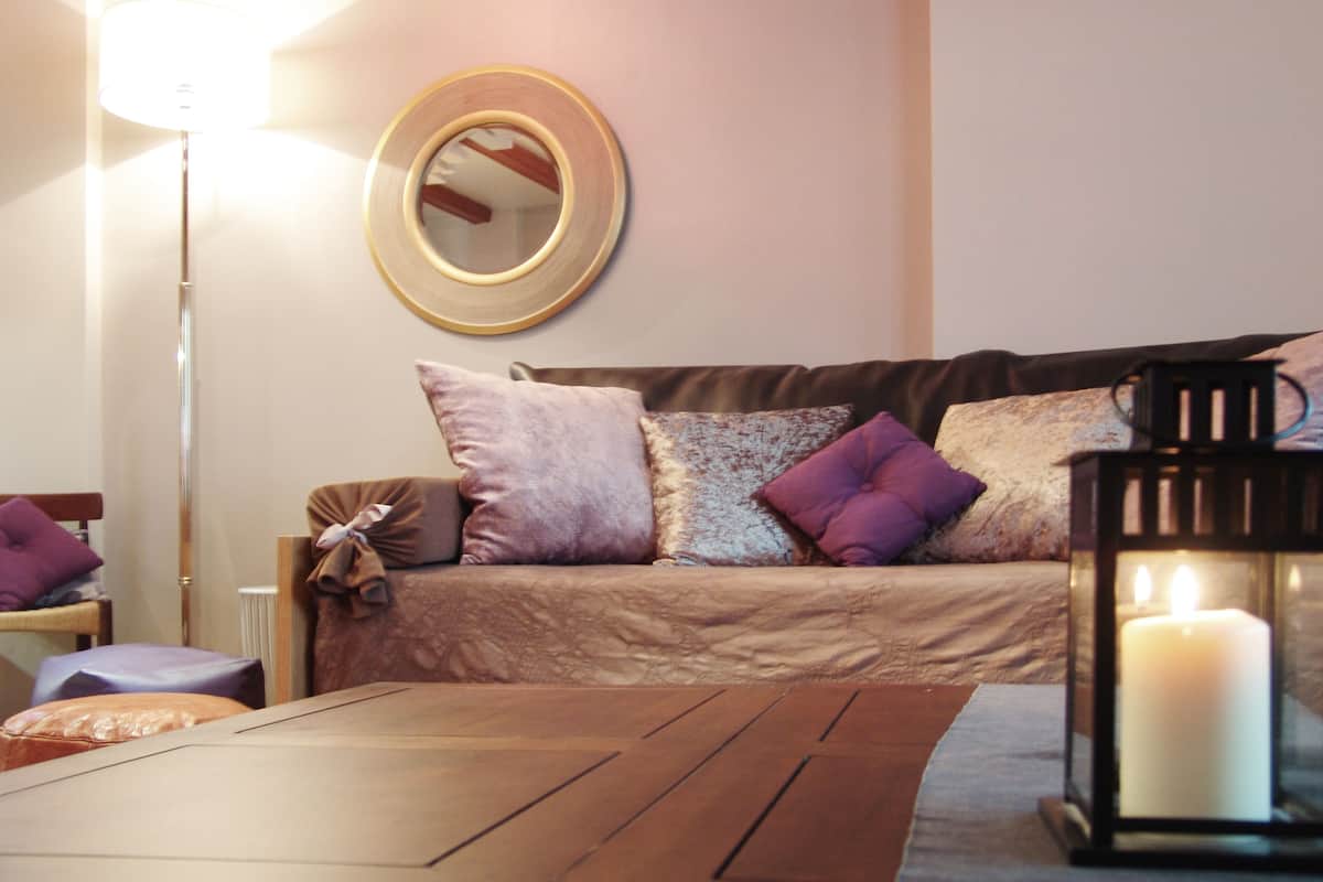 Apartment, 2 Schlafzimmer | Wohnzimmer | Flachbildfernseher