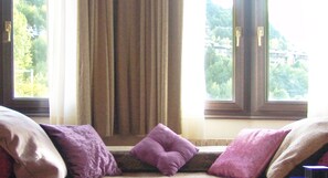 アパートメント 2 ベッドルーム | リビング エリア | 薄型テレビ