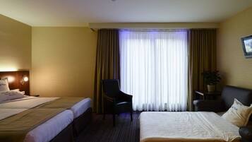 Junior Double Room | In-room safe, desk, blackout curtains, cots/infant beds
