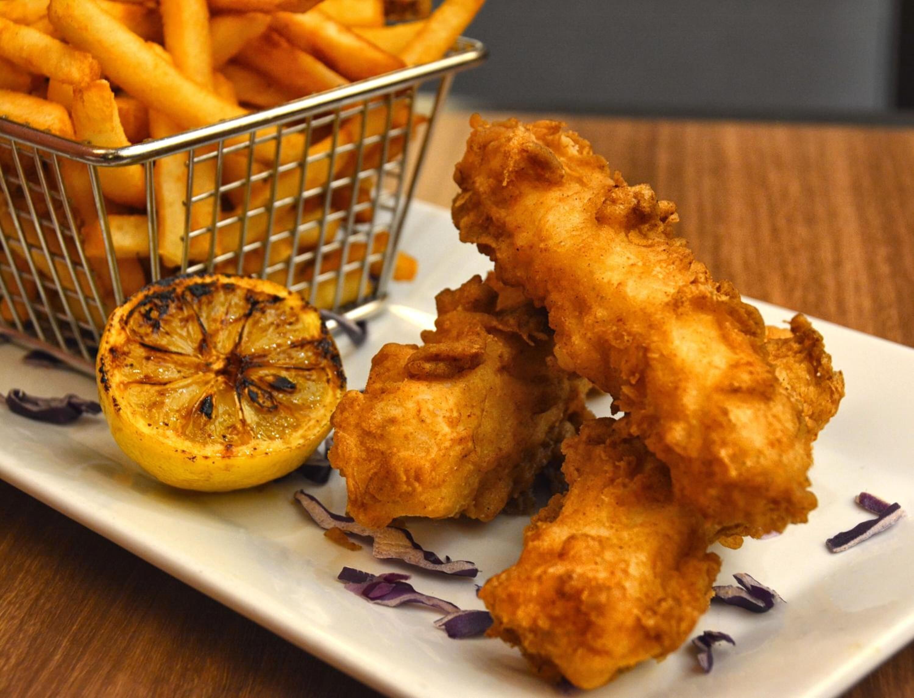 6 restaurants, breakfast, lunch, dinner served; american cuisine