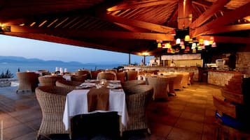 2 restaurants, lunch, dinner, brunch served; Mediterranean cuisine