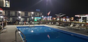 Front of property - Niagara Falls Courtside Inn (Niagara Falls)