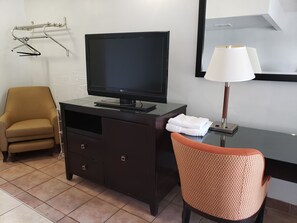 스탠다드룸, 퀸사이즈침대 1개, 분사식 욕조 | 책상, 암막 커튼, 무료 WiFi, 침대 시트