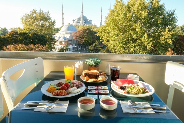 Terrace/patio - Star Holiday Hotel (Istanbul)