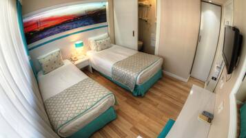 Standard-Zweibettzimmer, 2Â Einzelbetten | Minibar, Zimmersafe, Schreibtisch, kostenloses WLAN