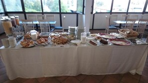 Petit déjeuner continental compris