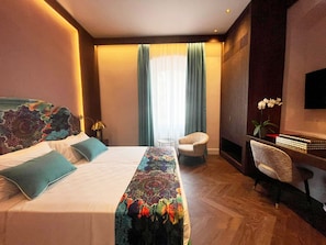 Camera Superior Matrimoniale Laterale | 1 bedroom, minibar, in-room safe, desk